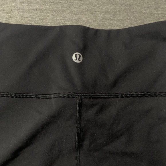 Size 4 Lululemon Wonder Unders - Picture 4 of 6